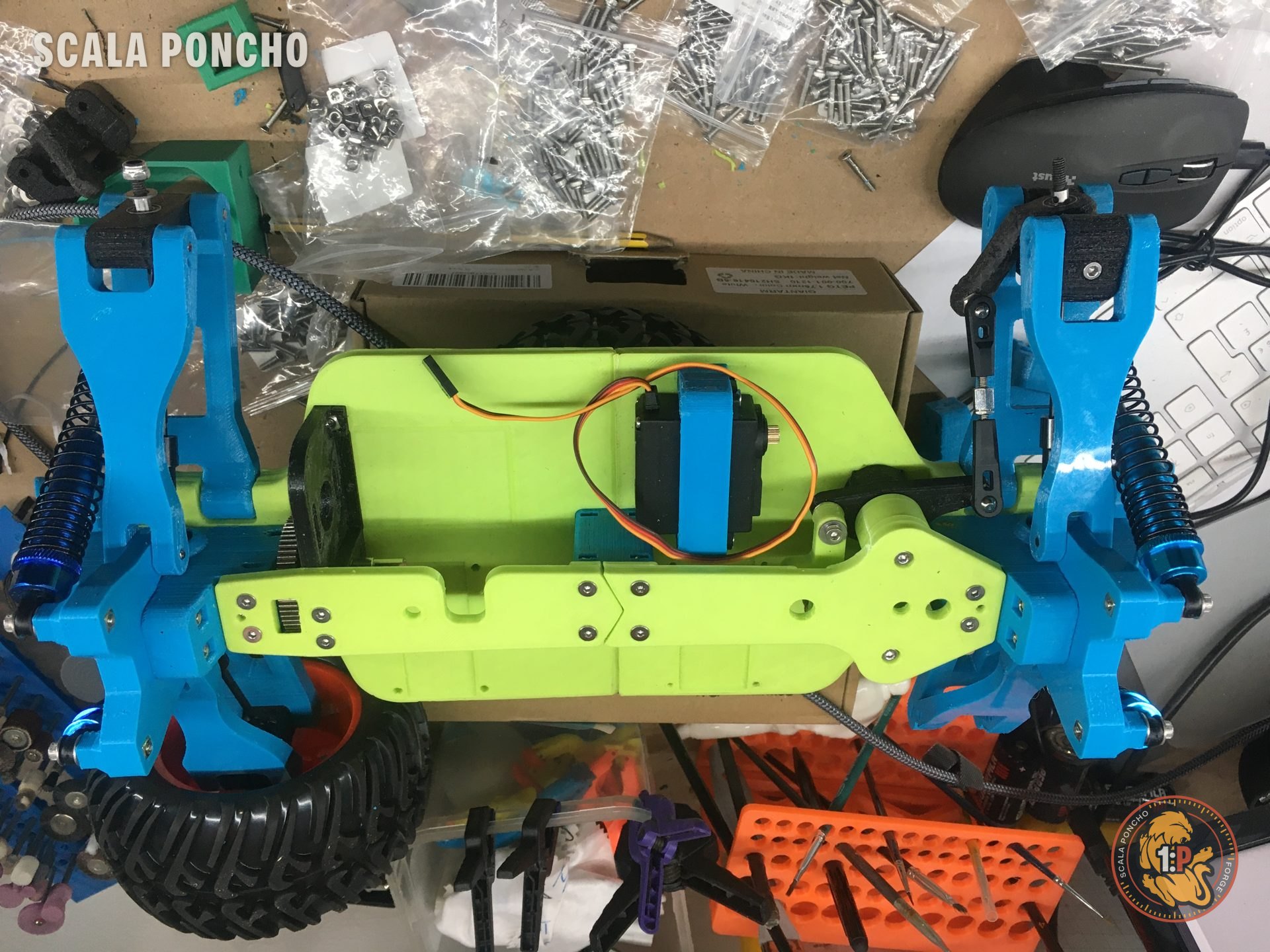 Un’auto radiocomandata stampata in 3D, vite dopo vite